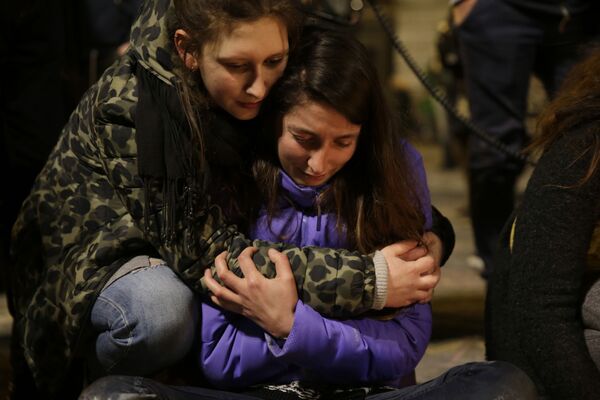 دختران در مراسم یادبود کشته شدگان در نتیجه انفجارات بروکسل - اسپوتنیک افغانستان  