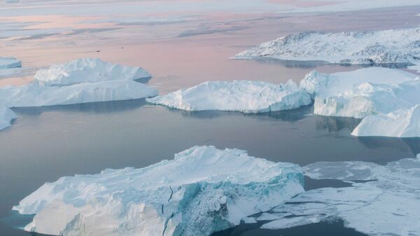 آب شدن کم سابقه یخهای گرینلند - اسپوتنیک افغانستان  