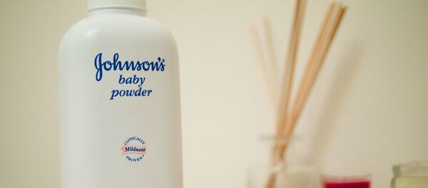 جریمه ۸ میلیارد دالری شرکت جانسون جانسون به مرد های که سینه کشیده اند جریمه ۸ میلیارد دالری شرکت جانسون جانسون به مرد های که سینه کشیده اند - اسپوتنیک افغانستان