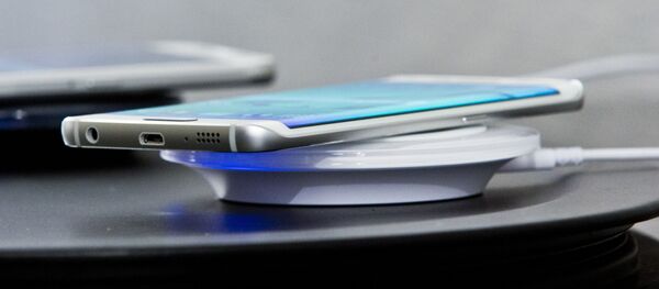 Презентация Samsung Galaxy S6 Edge в Нью-Йорке Презентация Samsung Galaxy S6 Edge в Нью-Йорке - اسپوتنیک افغانستان