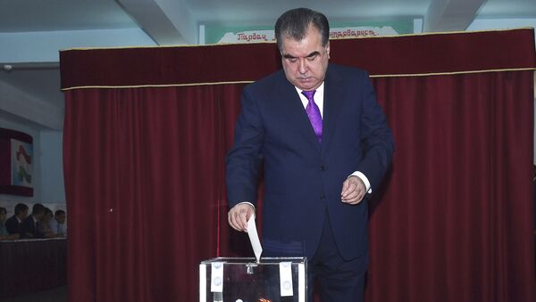 Президент Эмомали Рахмон на референдуме в Таджикистане - اسپوتنیک افغانستان  