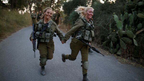 سربازان اسرائیلی حین تطبیقات در جنگل - اسپوتنیک افغانستان  