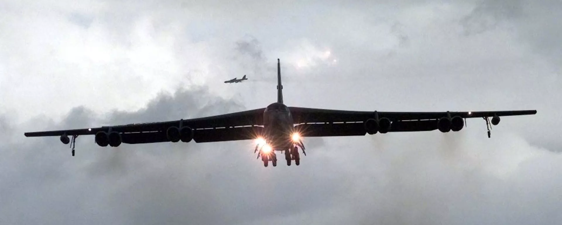 An American B-52 bomber - اسپوتنیک افغانستان  , 1920, 02.06.2017