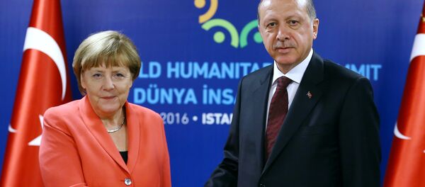 Turkish President Tayyip Erdogan (R) meets with German Chancellor Angela Merkel during the World Humanitarian Summit in Istanbul, Turkey, May 23, 2016. Turkish President Tayyip Erdogan (R) meets with German Chancellor Angela Merkel during the World Humanitarian Summit in Istanbul, Turkey, May 23, 2016. - اسپوتنیک افغانستان