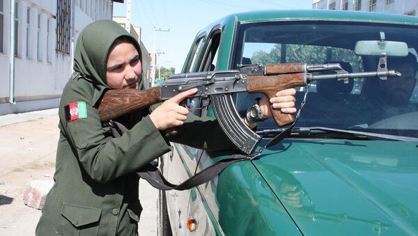 گروهی از زنان در جوزجان در برابر داعش میرزمند(ویدیو) - اسپوتنیک افغانستان  