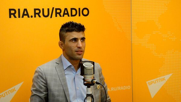 احمد ولی هوتک قهرمان ورزشهای رزمی مختلط MMA  - اسپوتنیک افغانستان  