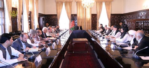 دومین نشست مشورتی اشرفغنی با رهبران سیاسی و جهادی در مورد تورخم دومین نشست مشورتی اشرفغنی با رهبران سیاسی و جهادی در مورد تورخم - اسپوتنیک افغانستان