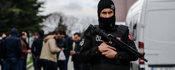 Турецкий полицейский в Стамбуле - اسپوتنیک افغانستان  