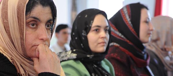 فراهم ساختن کار برای زنان از طرف یک زن در ولایت بامیان - اسپوتنیک افغانستان  