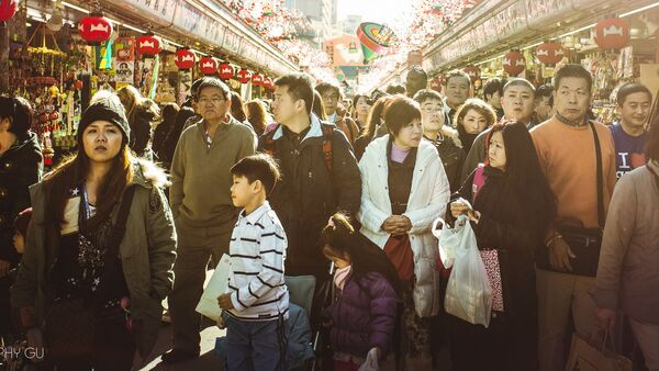 Люди на торговой улице в Токио - اسپوتنیک افغانستان  