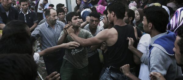 په ترکيې کې د سیمې ځوانانو د سوریې د کډوالو سره نښته وکړه - اسپوتنیک افغانستان  