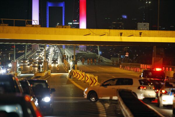 ارتش ترکیه مسیر جاده پل بسفر در استانبول را بسته می کنند - اسپوتنیک افغانستان  