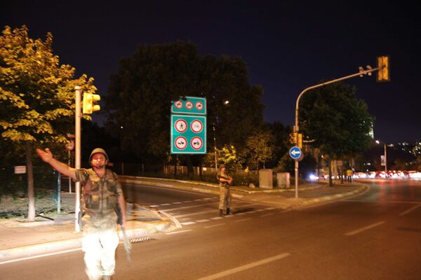 ارتش ترکیه مسیر جاده پل بسفر در استانبول را بسته می کنند - اسپوتنیک افغانستان  