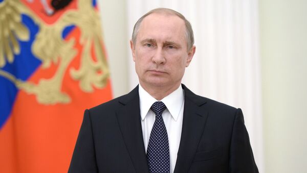 Президент России Владимир Путин во время выражения соболезнования президенту Франции Франсуа Олланду в связи с терактом в Ницце - اسپوتنیک افغانستان  