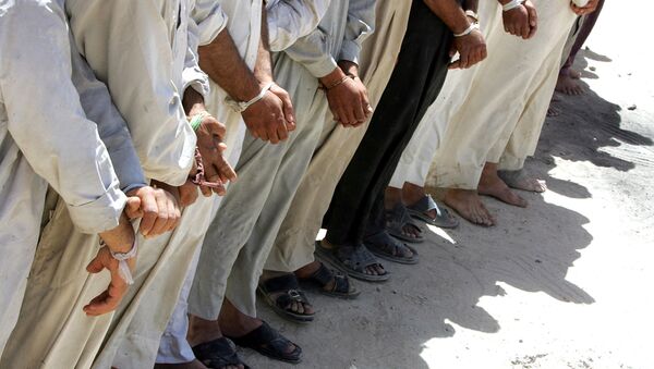 Иракские мужчины со связанными руками - اسپوتنیک افغانستان  