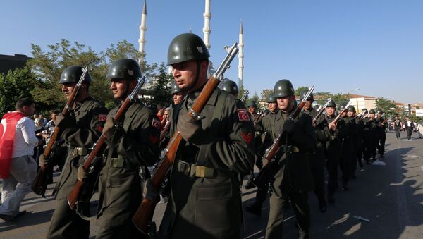 Турецкие солдаты после похорон в Анкаре - اسپوتنیک افغانستان  