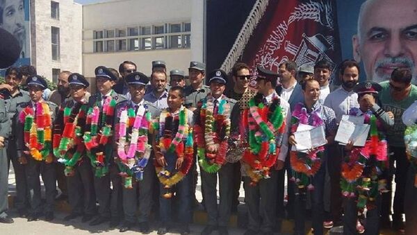 دوازده افسر پولیس پس از آموزش در روسیه، به کابل برگشتند - اسپوتنیک افغانستان  