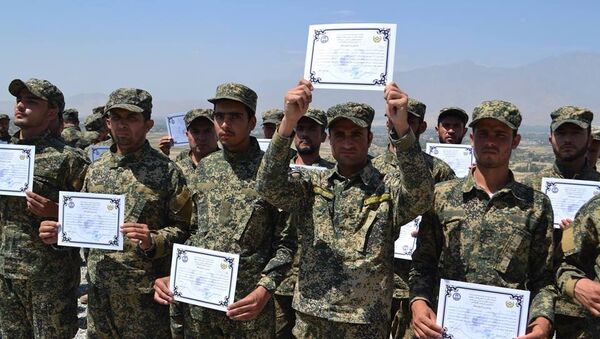 بیش از صد سرباز از یک دوره آموزشی فارغ شدند - اسپوتنیک افغانستان  
