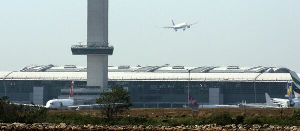 طیاره روسی حامل مواد صحی به میدان هوایی نیویارک نشست کرد طیاره روسی حامل مواد صحی به میدان هوایی نیویارک نشست کرد - اسپوتنیک افغانستان