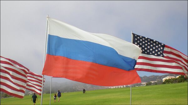 Flaggen Russlands und der USA - اسپوتنیک افغانستان  