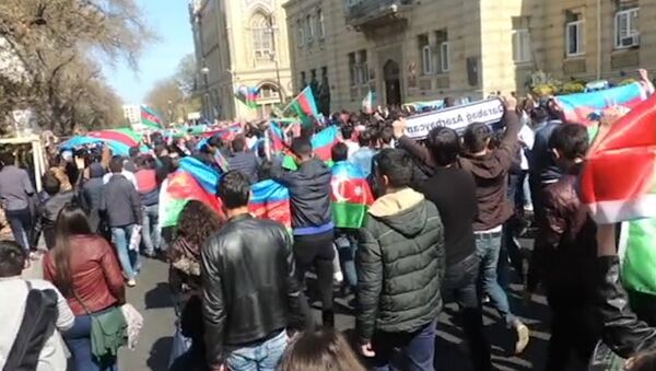 Да здравствует Азербайджан! - звучит на улицах Баку - اسپوتنیک افغانستان  