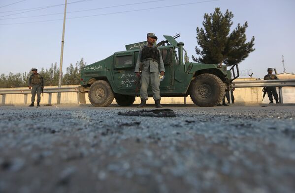 پولیس افغانستان در محافظت پس از حمله بر دانشگاه امریکایی در کابل - اسپوتنیک افغانستان  