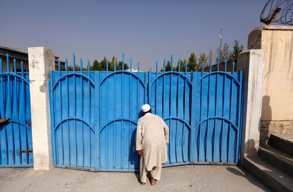 نگاه مردی از محل حمله بر دانشگاه امریکایی ها در کابل - اسپوتنیک افغانستان  