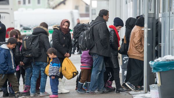 Мигранты в ожидании регистрации в Пассау, Германия - اسپوتنیک افغانستان  