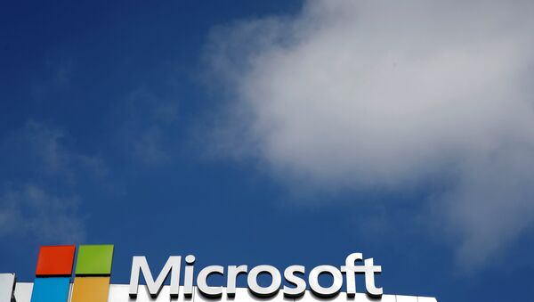 A Microsoft logo is seen next to a cloud in Los Angeles, California, U.S. June 14, 2016. - اسپوتنیک افغانستان  