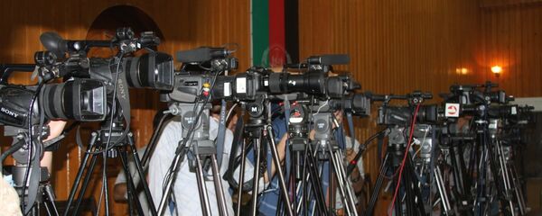 حکومت افغانستان به برخورد دوگانه با آزادی بیان متهم شد حکومت افغانستان به برخورد دوگانه با آزادی بیان متهم شد - اسپوتنیک افغانستان