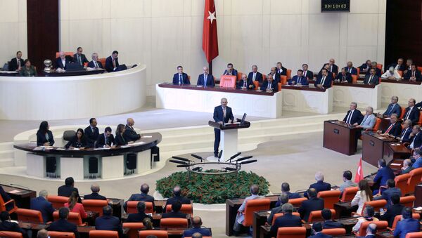اصلاحات قانون اساسی ترکیه باعث درگیری نمایندگان پارلمان این کشور شد - اسپوتنیک افغانستان  