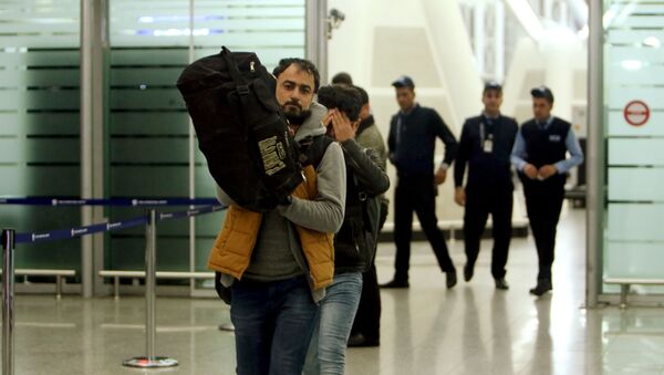 تلاش آلمان به تشدید روند اخراج پناهجویان - اسپوتنیک افغانستان  