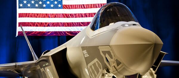 Истребитель F-35 на авиабазе в США Истребитель F-35 на авиабазе в США - اسپوتنیک افغانستان