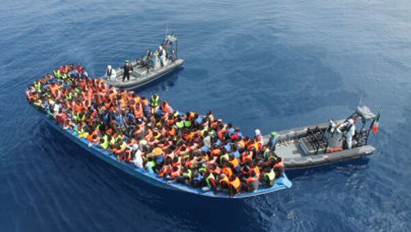 Операция по спасению мигрантов из акватории Средиземного моря - اسپوتنیک افغانستان  