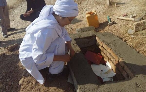 فهیمه محمدی دختری که هویت‌اش را در گورستانی در کابل دفن خاک کرد - اسپوتنیک افغانستان  