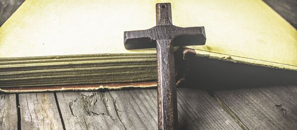 مهاجر ایرانی همسرش را به دلیل گرویدن به مسیحیت کشته است مهاجر ایرانی همسرش را به دلیل گرویدن به مسیحیت کشته است - اسپوتنیک افغانستان