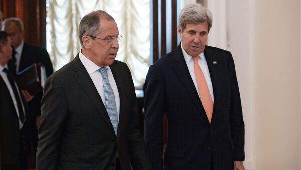 جان کری: واشنگتن معتقد است که روسیه منافع خویش را به بشار اسد پیوند زده است  на встрече в Москве - اسپوتنیک افغانستان  
