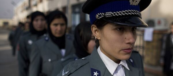 وزارت داخله: طی یکسال آینده دههزار پولیس زن جذب میکنیم وزارت داخله: طی یکسال آینده دههزار پولیس زن جذب میکنیم - اسپوتنیک افغانستان