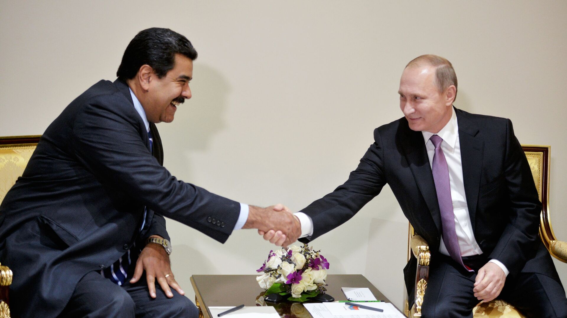 Президент Венесуэлы Николас Мадуро и президент России Владимир Путин во время встречи в Тегеране - اسپوتنیک افغانستان  , 1920, 01.03.2022