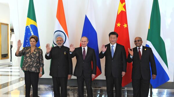 Президент России Владимир Путин принимает участие в неформальном саммите БРИКС в рамках саммита G20 в Турции - اسپوتنیک افغانستان  