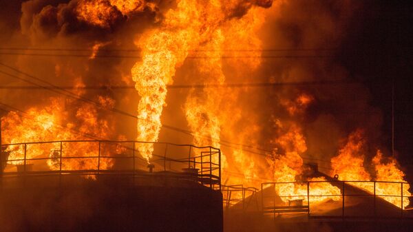 Пожар на нефтебазе в Киевской области - اسپوتنیک افغانستان  