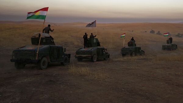 Колонна военных Пешмерга направляется к линии фронта в городе Хазер, в 30 километрах к югу от Мосула - اسپوتنیک افغانستان  