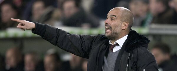 Bayern Munich coach Pep Guardiola shouts to his players during their German first division Bundesliga soccer match against VfL Wolfsburg, in Wolfsburg January 30, 2015 Bayern Munich coach Pep Guardiola shouts to his players during their German first division Bundesliga soccer match against VfL Wolfsburg, in Wolfsburg January 30, 2015 - اسپوتنیک افغانستان