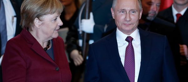 دیدار پوتین با مرکل در شهر سوچی - اسپوتنیک افغانستان  