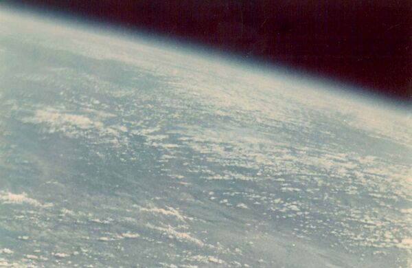 اولین عکس زمین توسط انسان ،که فضانورد  گرمن تیتوف در سال 1961عکاسی کرده است. - اسپوتنیک افغانستان  