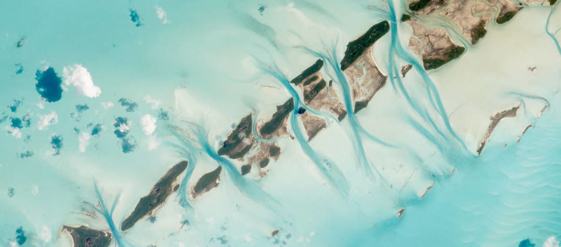 انتشار تصویر «گردباد شیری» در دریای خزر + عکس - اسپوتنیک افغانستان  , 1920, 11.02.2018