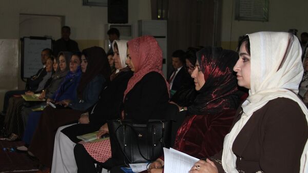 کار آفرین افغان از طریق بیت کوین به زنان افغانستان کمک می کند - اسپوتنیک افغانستان  