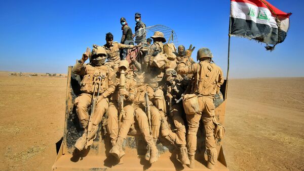 Иракские военный выезжают с военной базы вблизи города Мосул, Ирак - اسپوتنیک افغانستان  