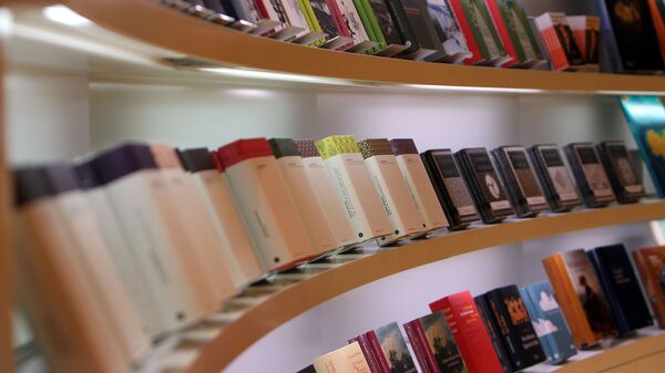 کاظمی: «گزیده رباعیات بیدل» در نمایشگاه کتاب تهران رونمایی می شود - اسپوتنیک افغانستان  