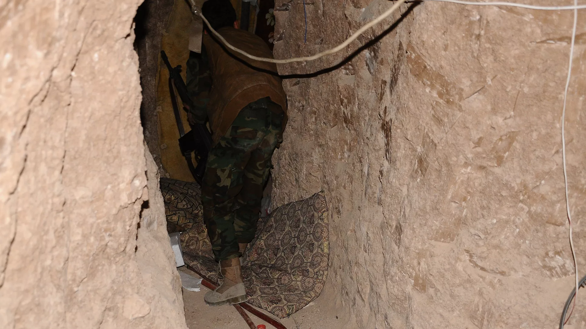 داعشی ها برای فرار از موصل تونل هایی را حفر می کنند - اسپوتنیک افغانستان  , 1920, 25.10.2023